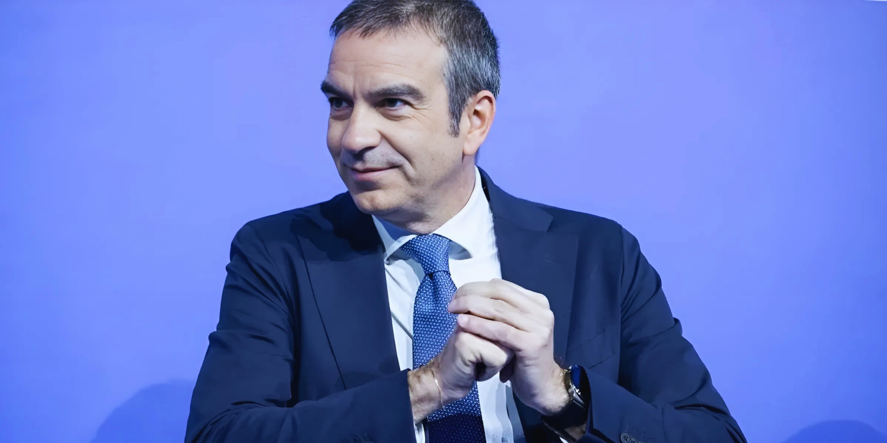 Il presidente Occhiuto dimesso dall’ospedale “Dulbecco”: già iniziata la fase di riabilitazione