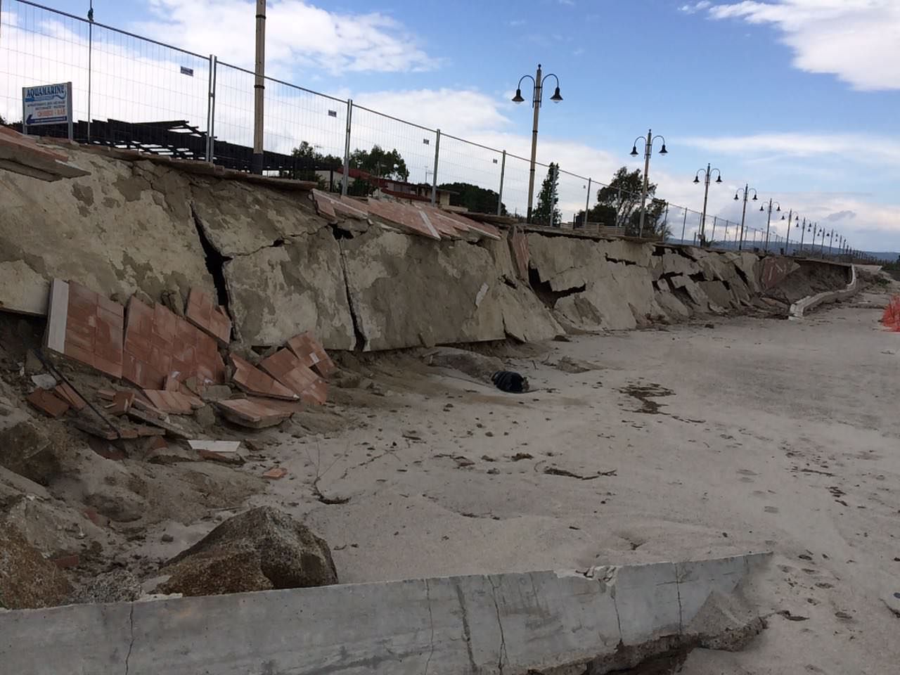 Erosione e cemento, ecco perché le coste «non possono difendersi da sole»