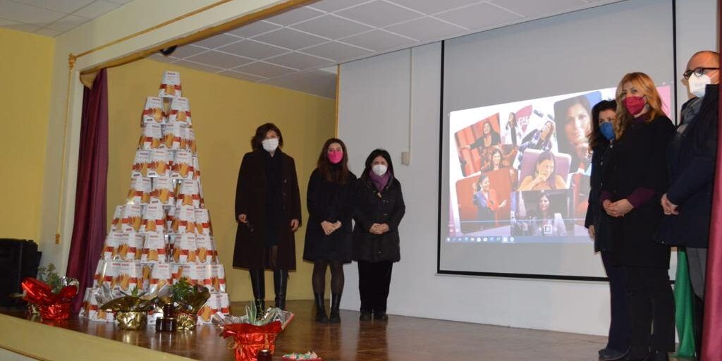 Cosenza, l’associazione ‘Jole Santelli’ dona dolci natalizi ai detenuti – VIDEO