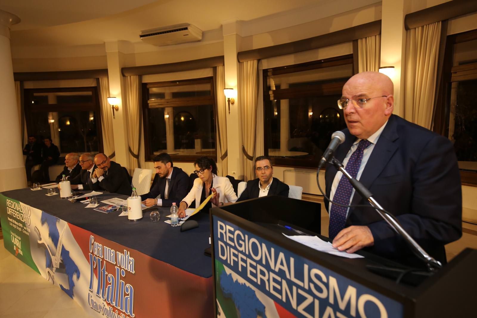 «È un governo che cancella il Sud». Oliverio chiama alla mobilitazione