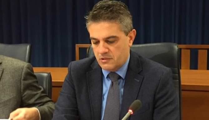 Mirabello replica a De Nisi: «Racconta balle, è ancora iscritto al Pd»