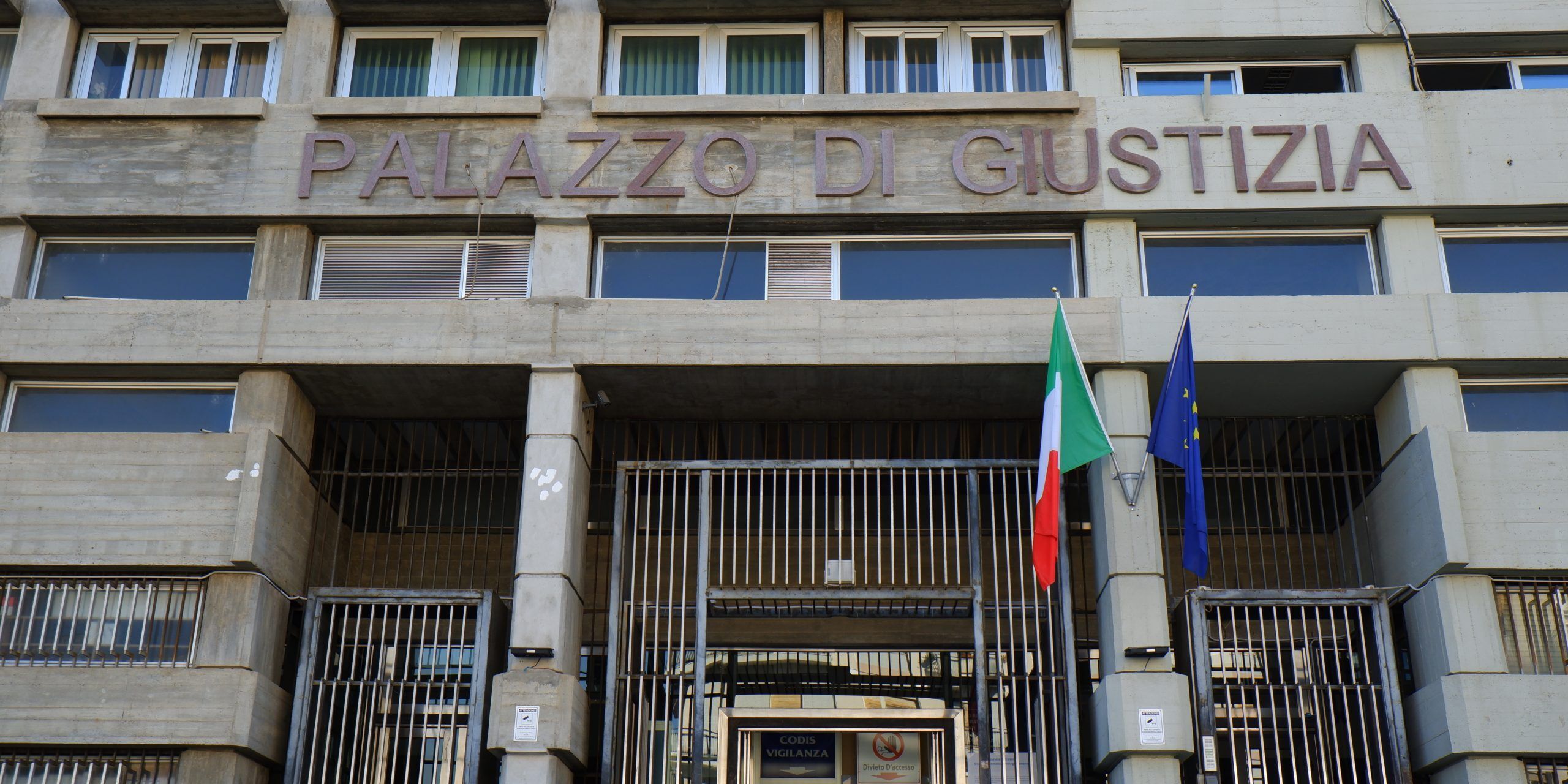 Lavori al tribunale di Cosenza, la replica della società alla denuncia della Fiom. «Immagine distorta della realtà»