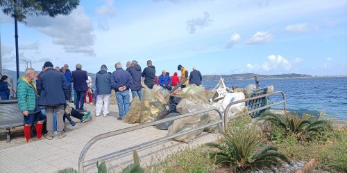 "Earth day", a Villa San Giovanni la pulizia della spiaggia a Cannitello