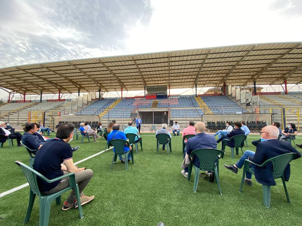 Emergenza rifiuti, i 35 sindaci dell'Aro Sibaritide: «Varcato il punto di non ritorno»