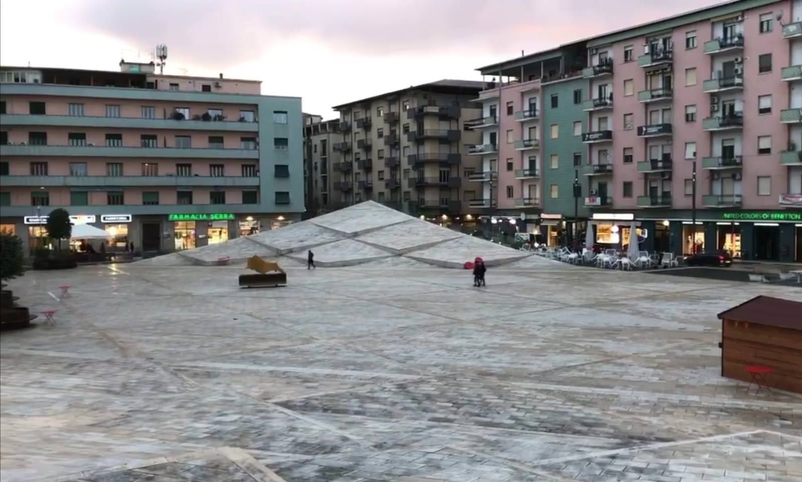Cosenza, da giovedì a domenica vietata la vendita per asporto di bevande in lattine, bottiglie o contenitori di vetro