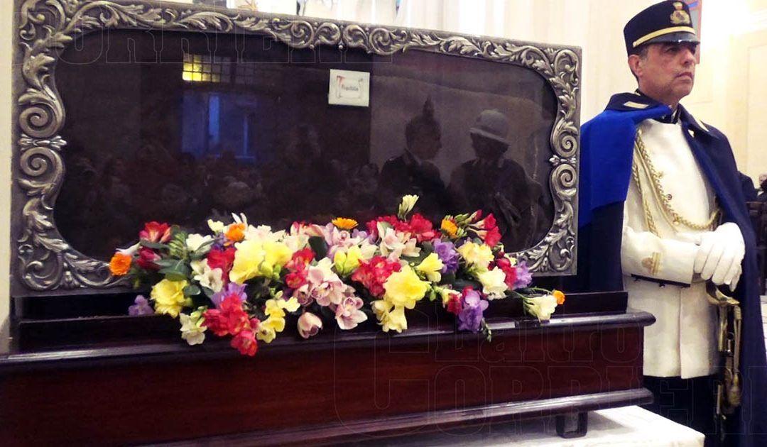 La Questura ospita la Teca con il “Sacro Mantello di San Francesco di Paola”