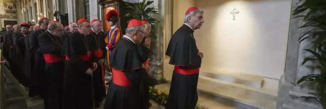 I cardinali a Santa Maria Maggiore per l’omaggio alla tomba del Papa