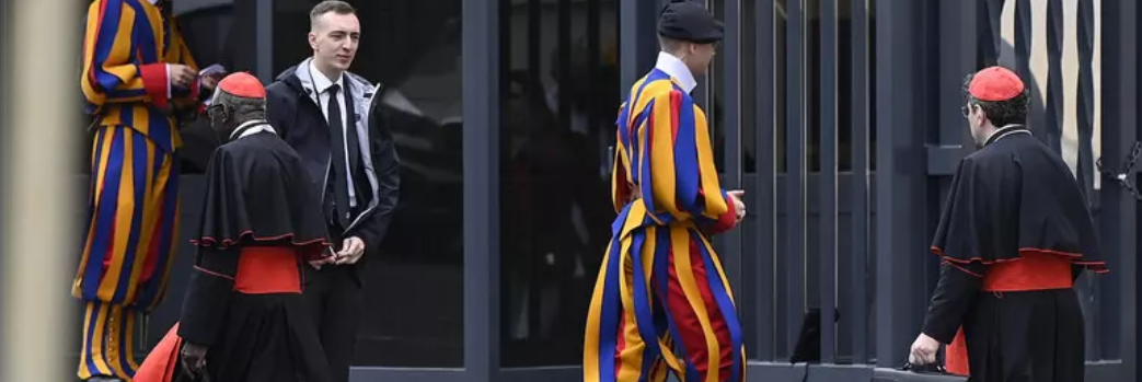 Conclave: -2: oggi si riuniscono i cardinali. Ecco il programma