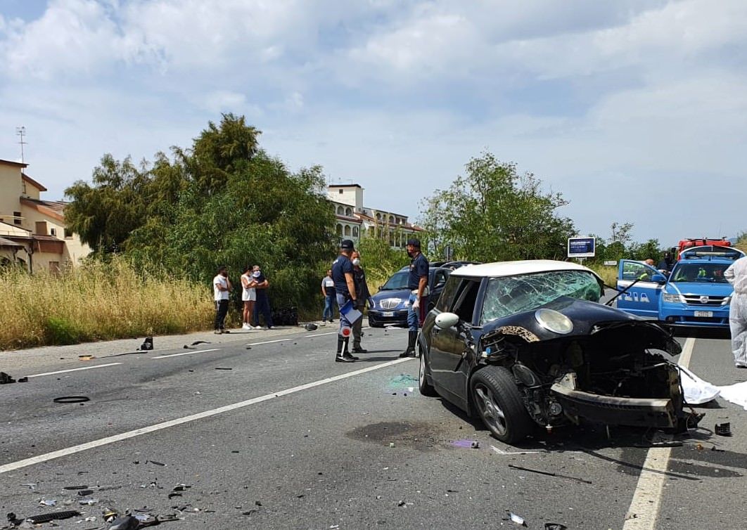 Incidente mortale a Cirella, perdono la vita due persone