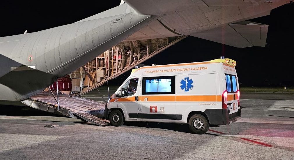 Da Lamezia Terme a Bologna volo salvavita per un 26enne