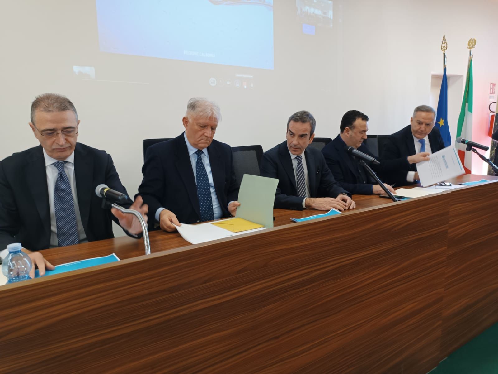 Servizio idrico, parte la gestione unica Sorical. Marati chiede «gioco di squadra» – VIDEO