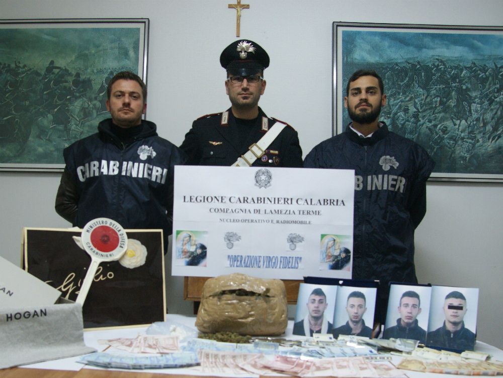 Giro di droga scoperto grazie alla Madonna