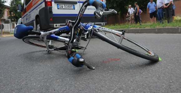 Investito sulla 106, muore ciclista