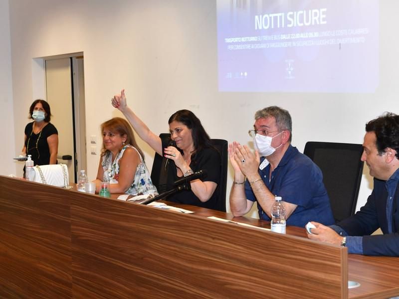 Santelli presenta le "metropolitane del mare". «Uniamo sicurezza e divertimento»