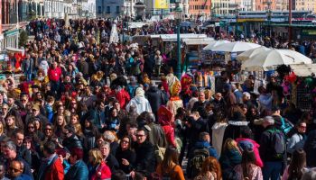 «Tutelare le città», paletti all’overtourism