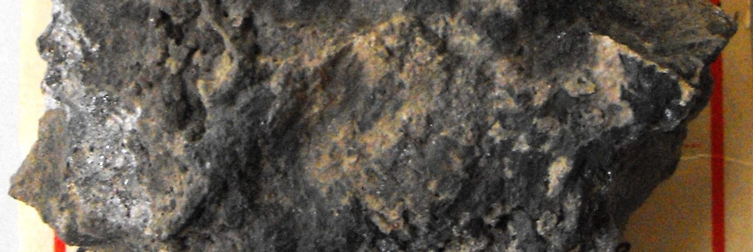 Scoperto materiale simile a un quasicristallo, formatosi sulla Terra