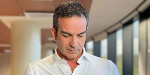 roberto occhiuto pensieroso