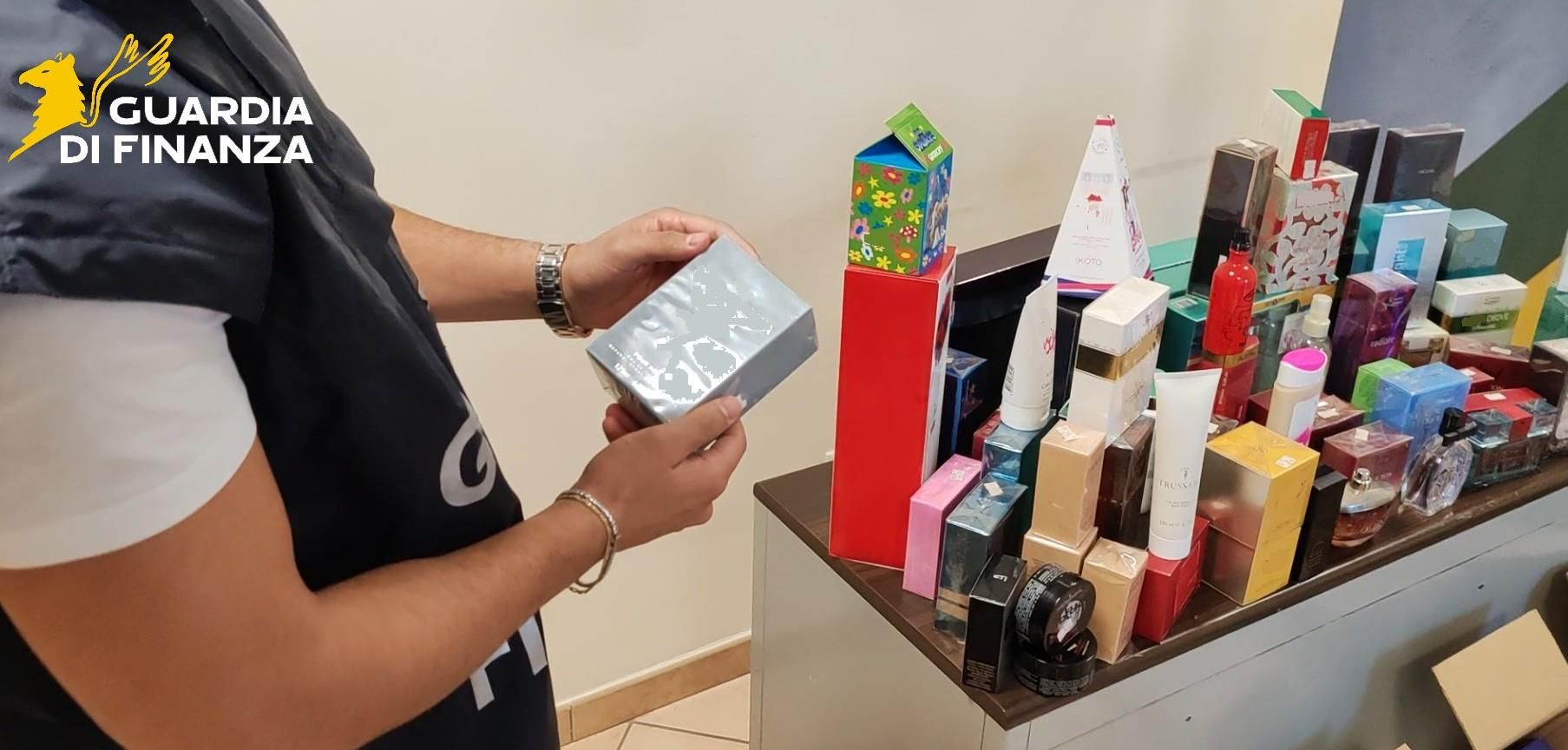Catanzaro, rinvenute sostanze tossiche nei cosmetici: sequestrati oltre 40 mila prodotti – VIDEO