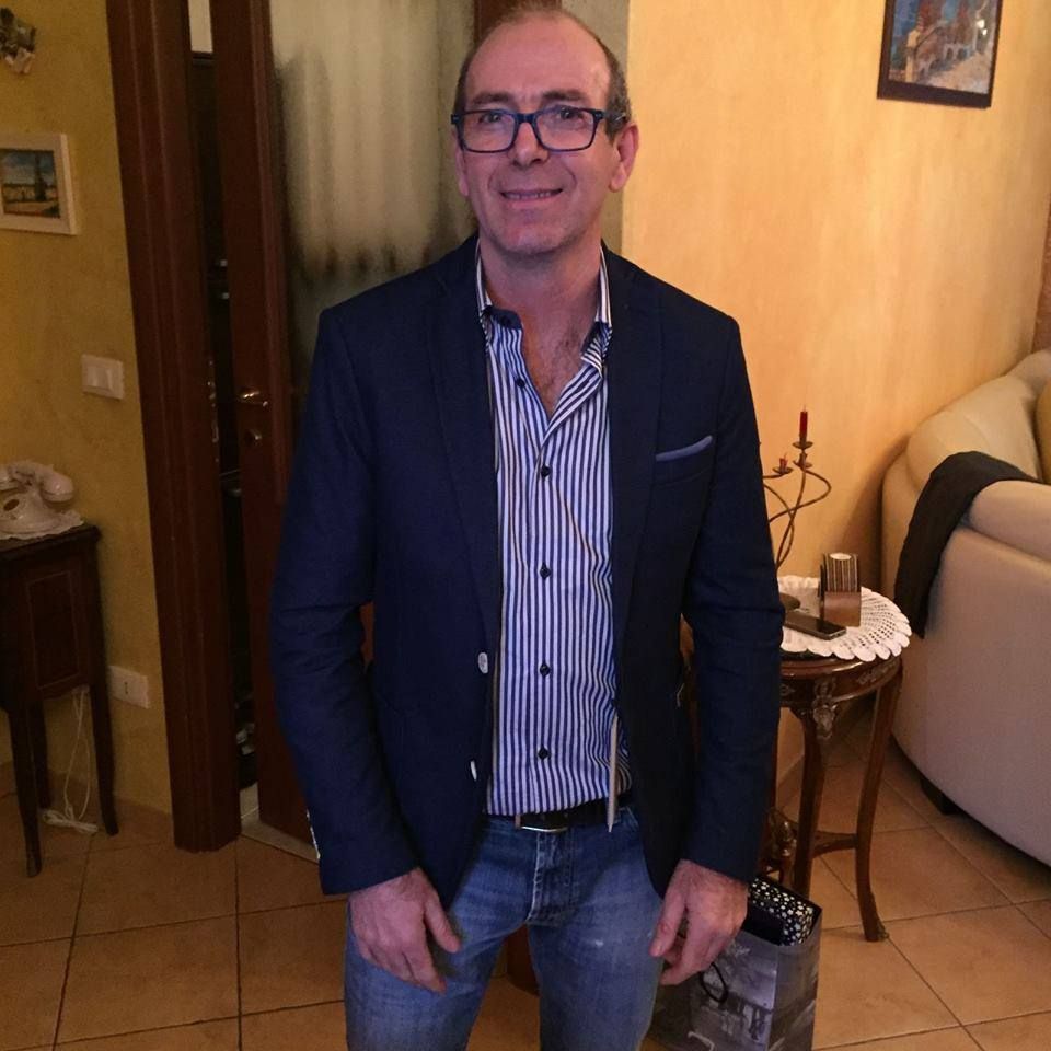 Si barrica in casa e minaccia di sparare in diretta Facebook