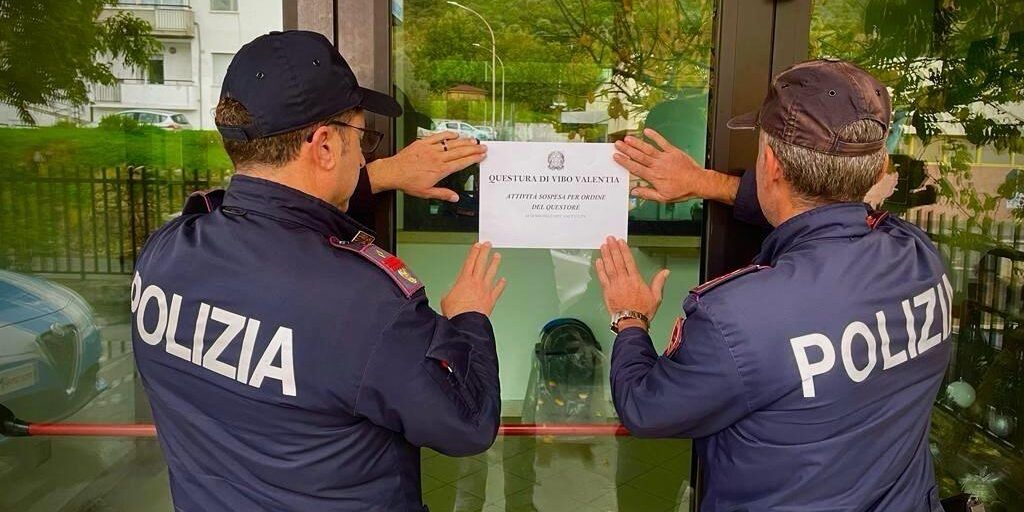 Era ritrovo di pregiudicati, chiuso a Tropea un locale della movida