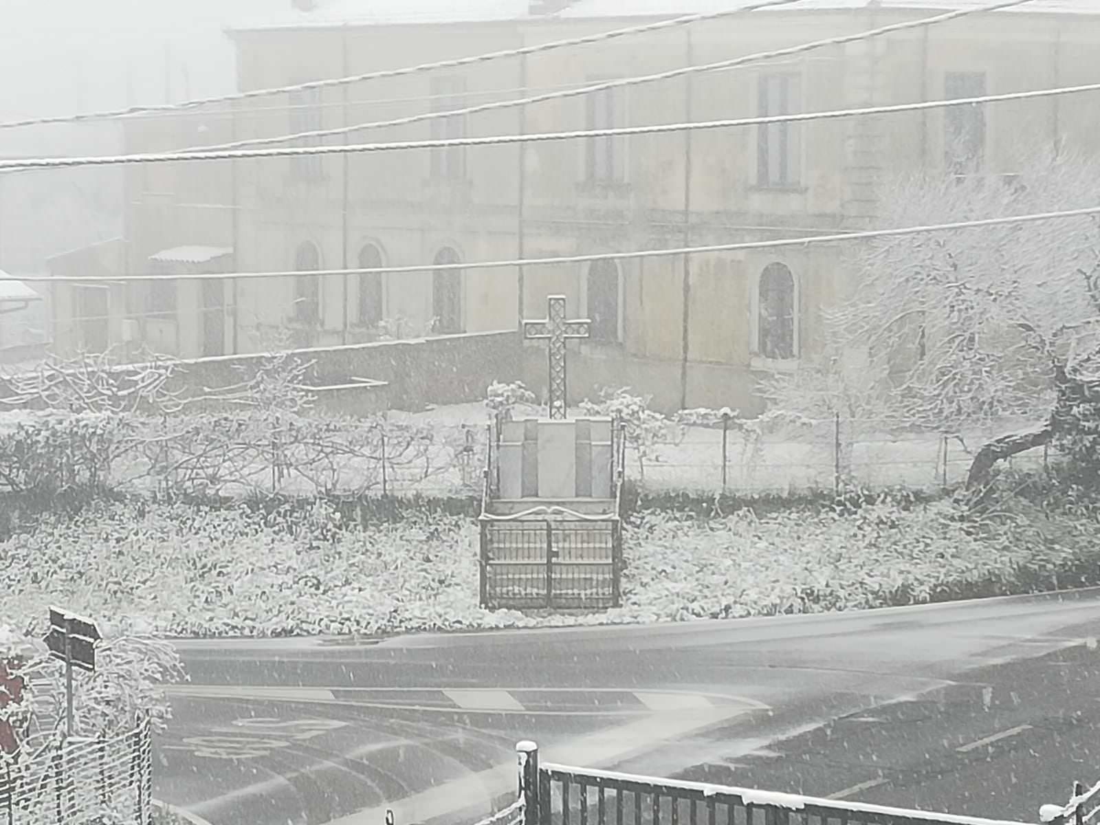 Cosenza, la quarantena è imbiancata dalla neve