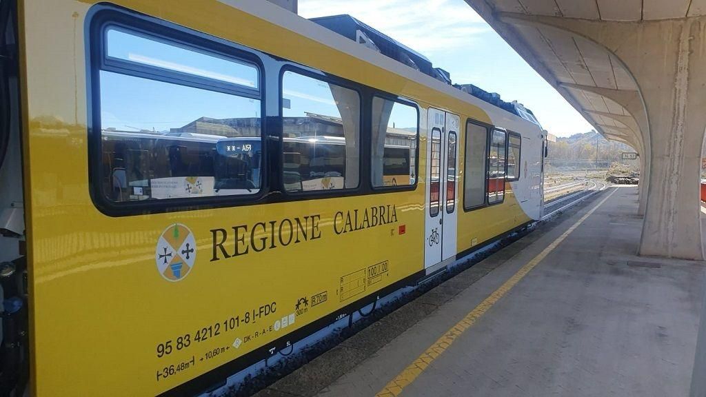 Ferrovie della Calabria, in arrivo tre nuovi treni diesel per la tratta Cosenza-Catanzaro