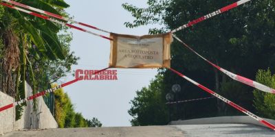 Tragedia nel B&B di Mileto, titolare formalmente indagata. Il 4 settembre l’autopsia sul padre
