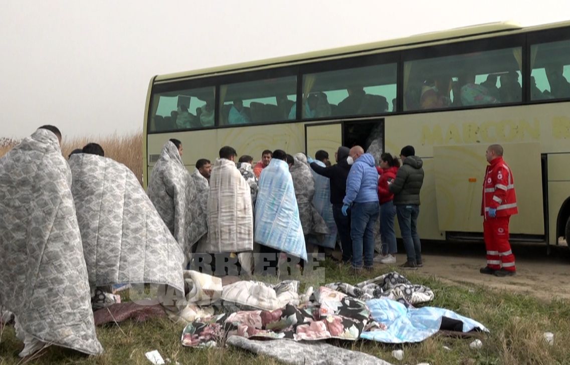 Naufragio di Cutro, procedono le operazioni di ricollocamento dei sopravvissuti