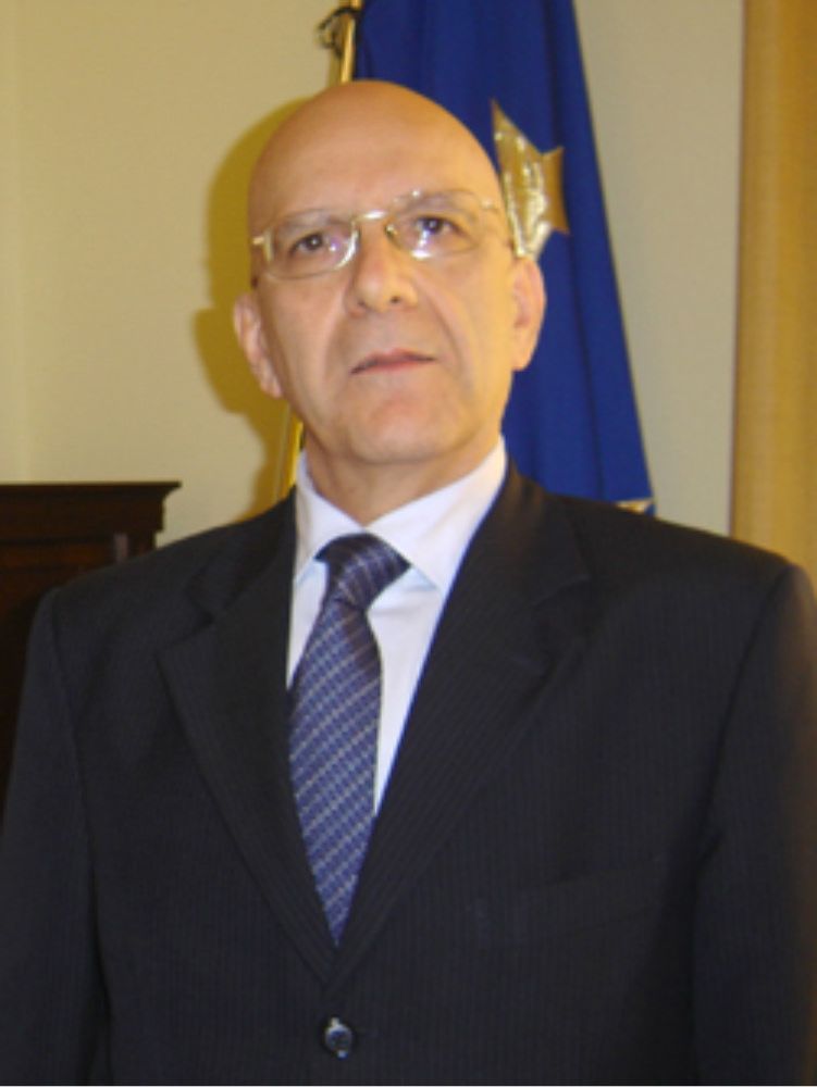 Poliziotto morto, chiesta la riapertura del caso