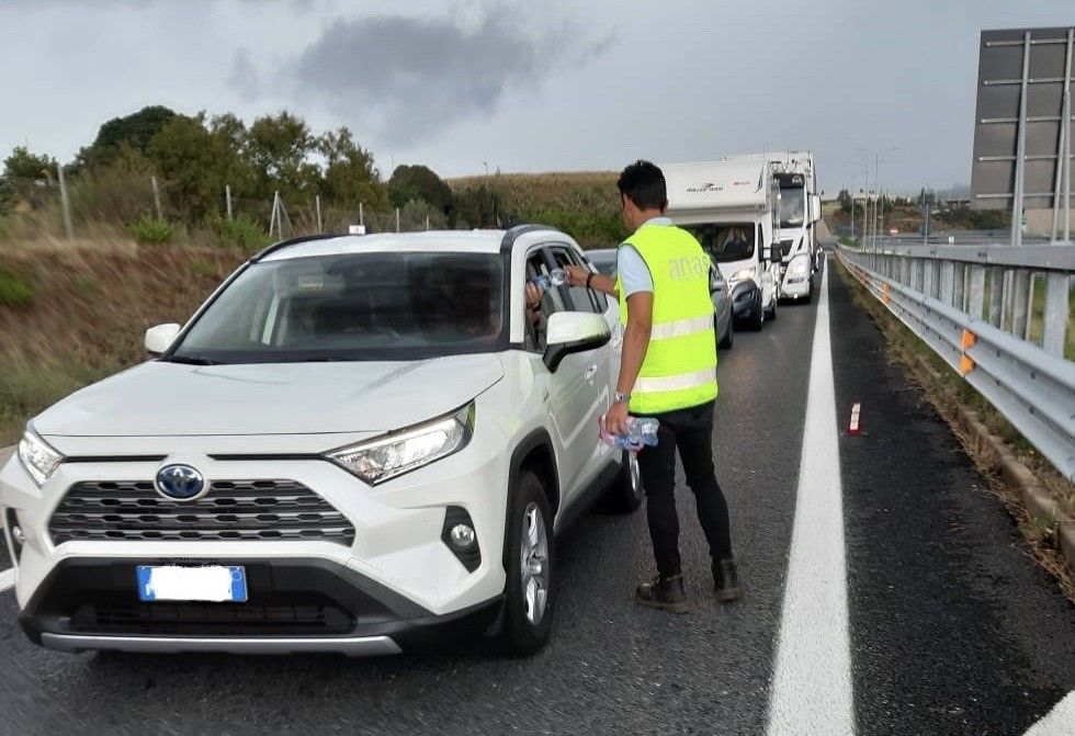 Esodo, anche oggi tre ore di attesa agli imbarchi di Villa San Giovanni