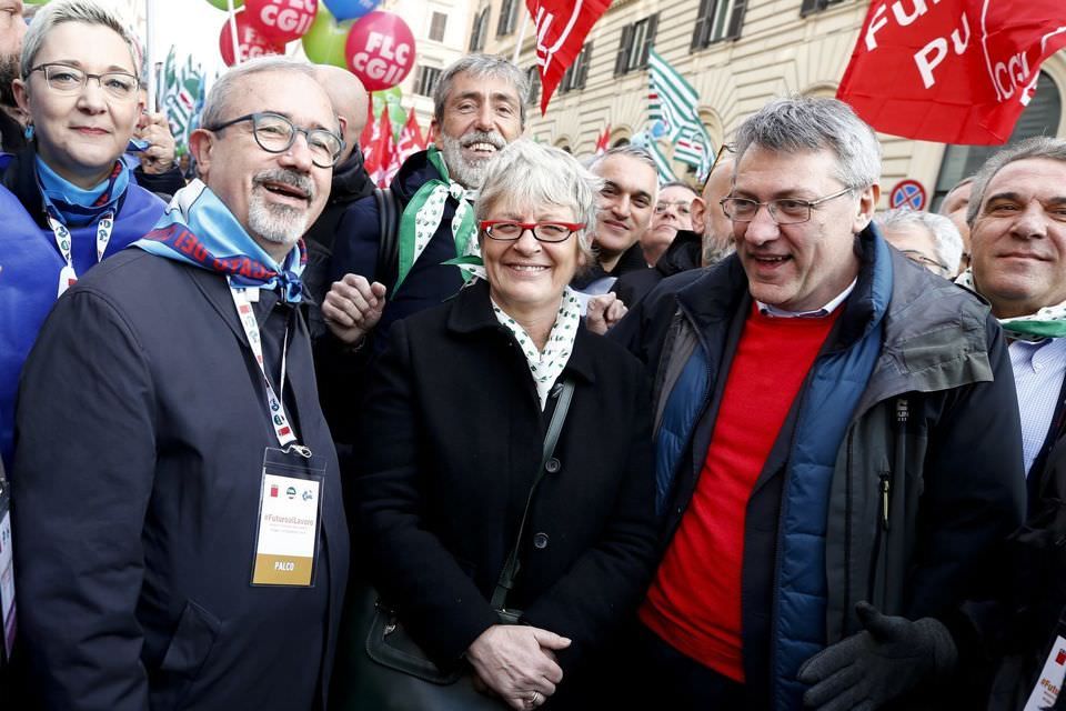 Cgil, Cisl e Uil: «Il 22 giugno in piazza la Calabria che vuole cambiare»