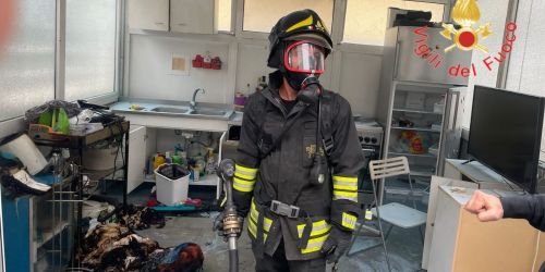 Fiamme dopo una fuga di gas a Sellia Marina, due persone ustionate