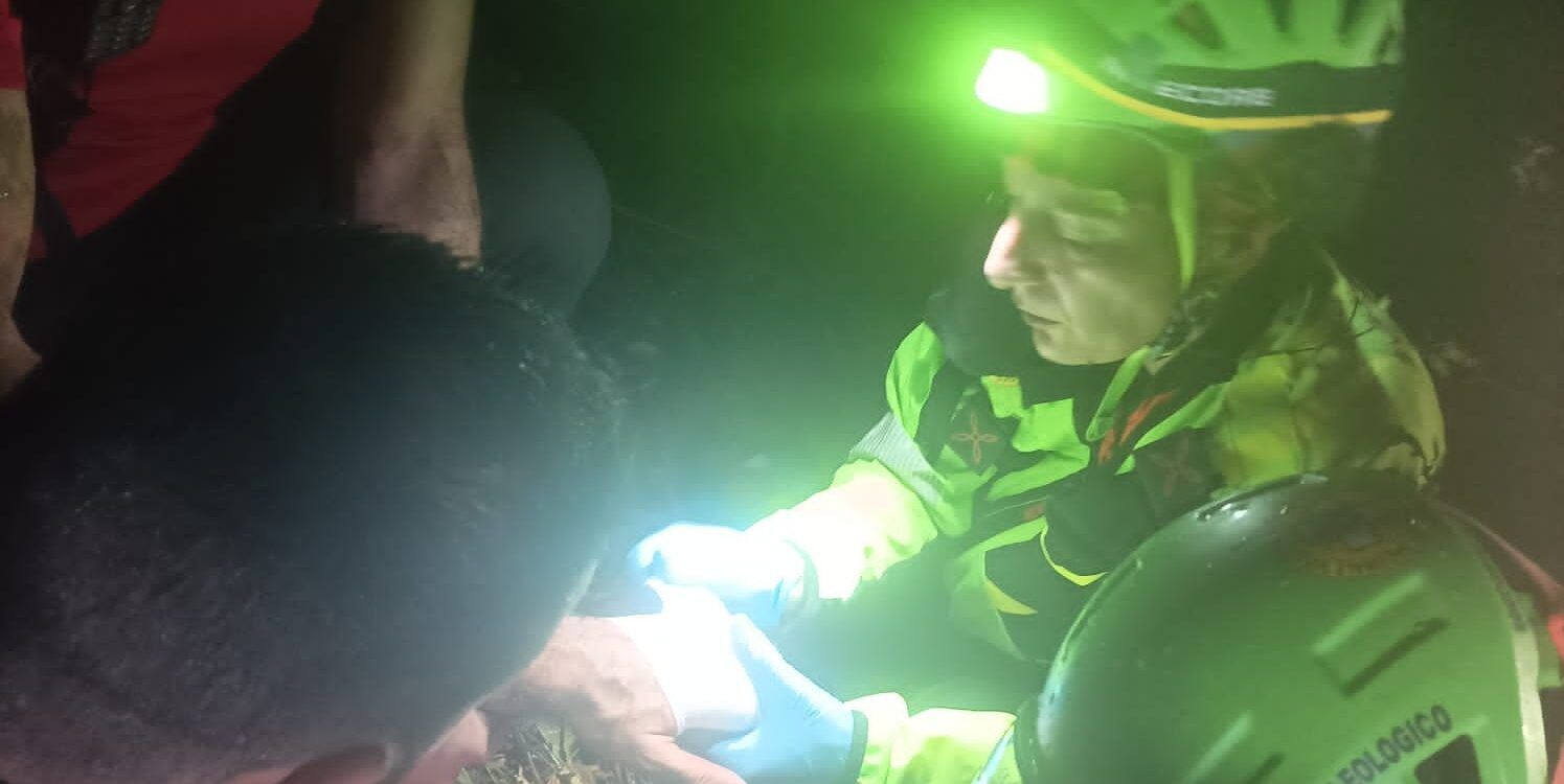 Si ferisce durante un’escursione a Belvedere Marittimo, soccorso speleologo