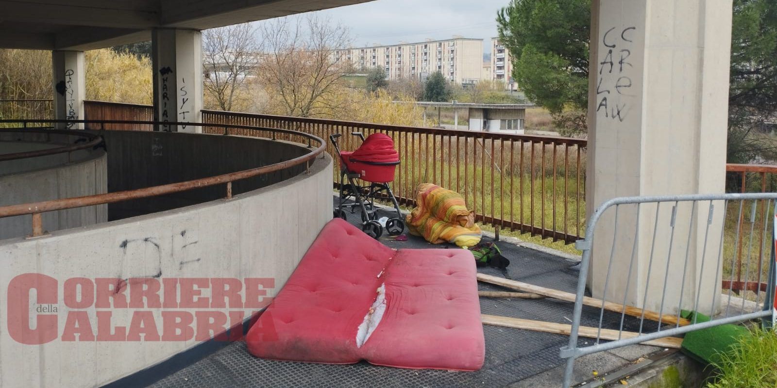 Il destino sospeso di stazione e autostazione di Cosenza: degrado, ritardi e progetti incompiuti – FOTO E VIDEO