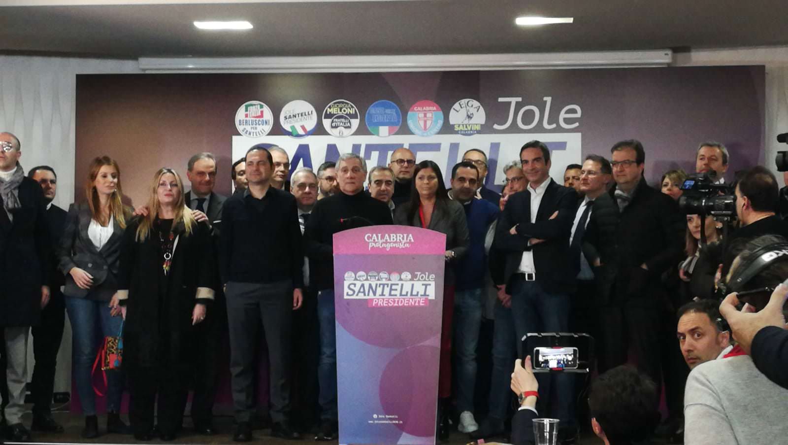 Le partite aperte nel centrodestra (soprattutto una), la caccia (fallita) agli astenuti e la fuga degli elettori dal M5S