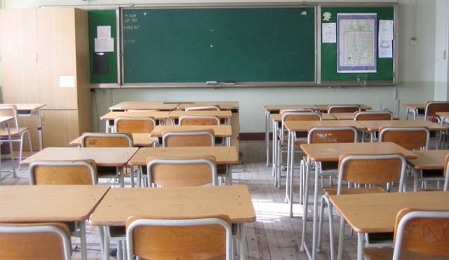 Non mandavano i figli a scuola, denunciati in 5