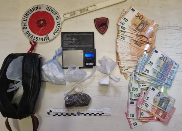In casa con 131 grammi di cocaina, un arresto a Crotone