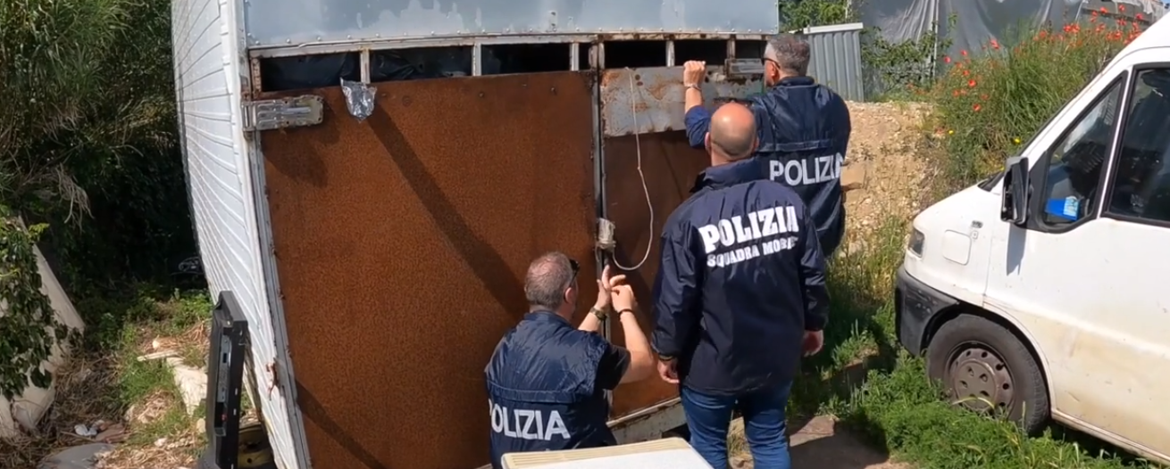 Stoccaggio illecito di rifiuti, vasta operazione in tutta Italia – VIDEO