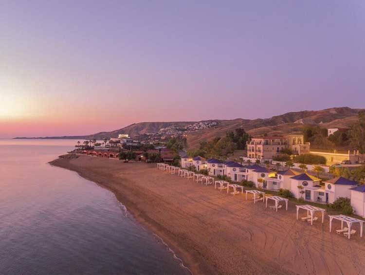 Crotone, da demolire i bungalow di lusso del Lido degli Scogli. Nove condanne