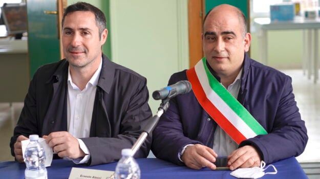 Il consigliere regionale Alecci e il sindaco di Soverato indagati per rifiuto d’atti d’ufficio