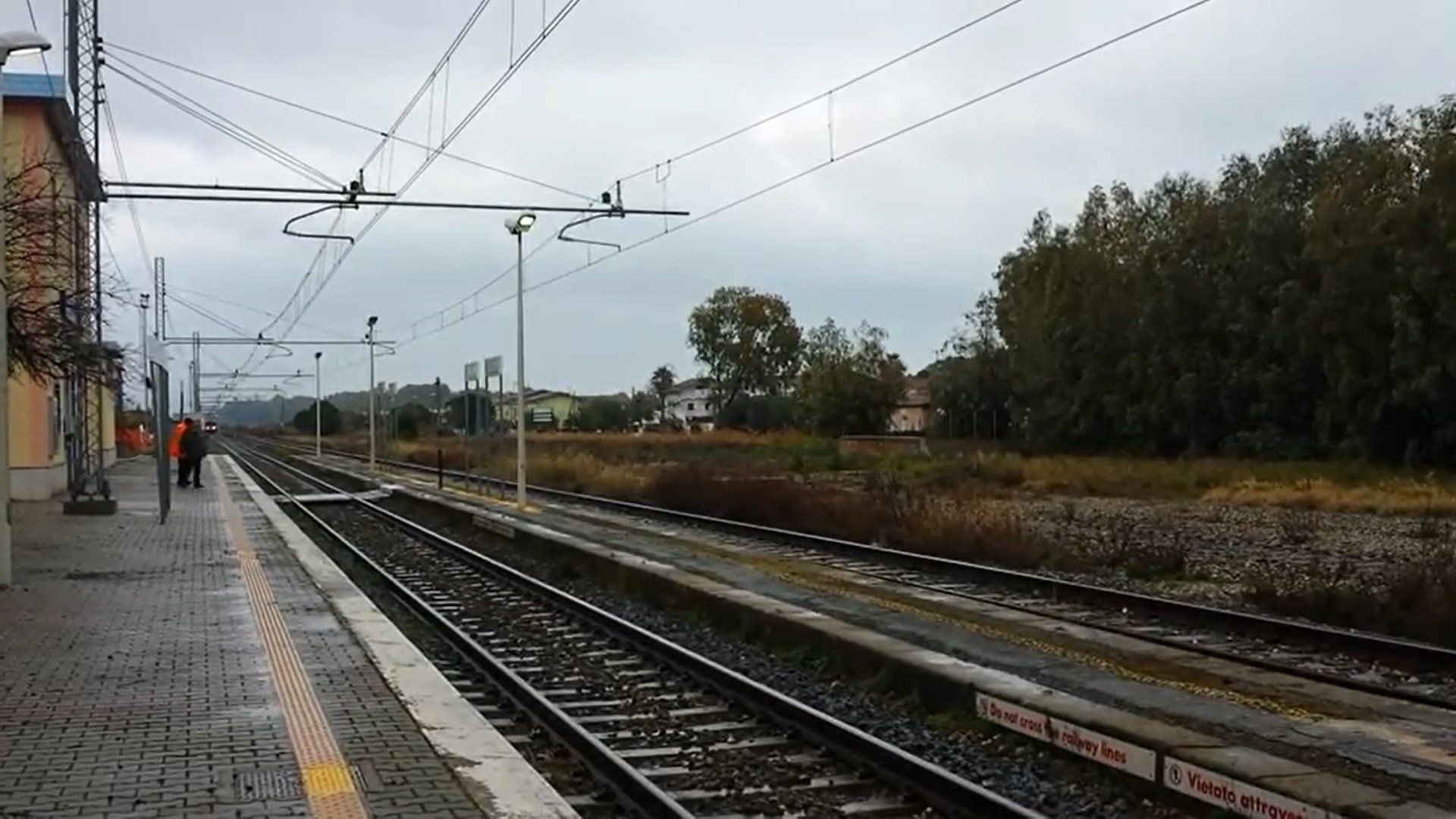 Villapiana, viene investita da un treno e muore. Si pensa a un suicidio