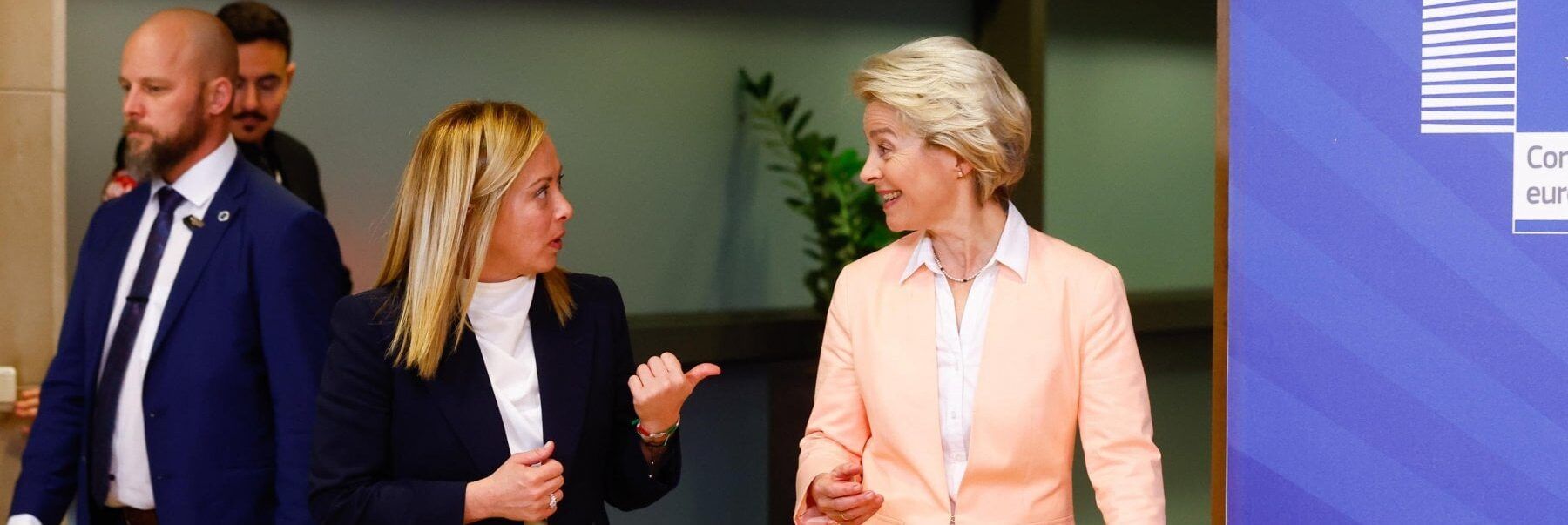 Migranti, von der Leyen raccoglie l’invito di Meloni: domani sarà a Lampedusa