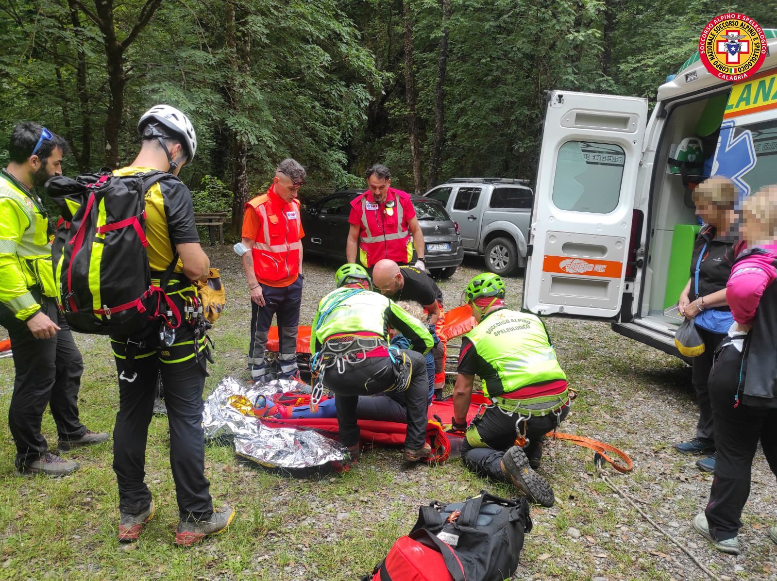 Donna ferita nel Parco del Pollino portata in salvo dal Soccorso Alpino – FOTO