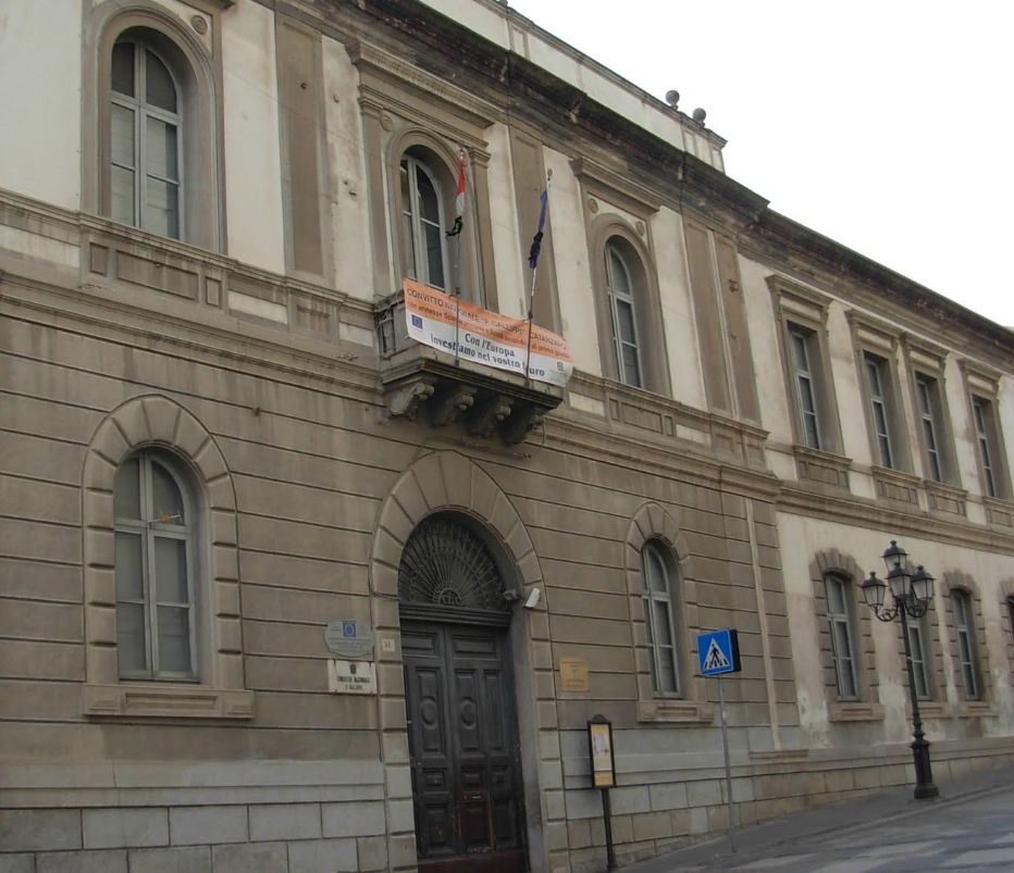 Allagato un piano del “Galluppi”, interviene la Provincia