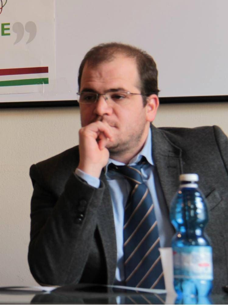 Intanto il centrosinistra avvia le consultazioni