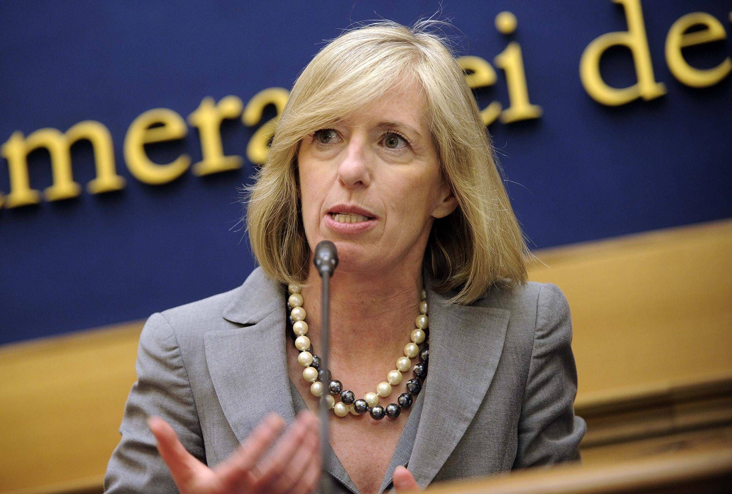 Oliverio a Giannini: no a disparità per i docenti calabresi