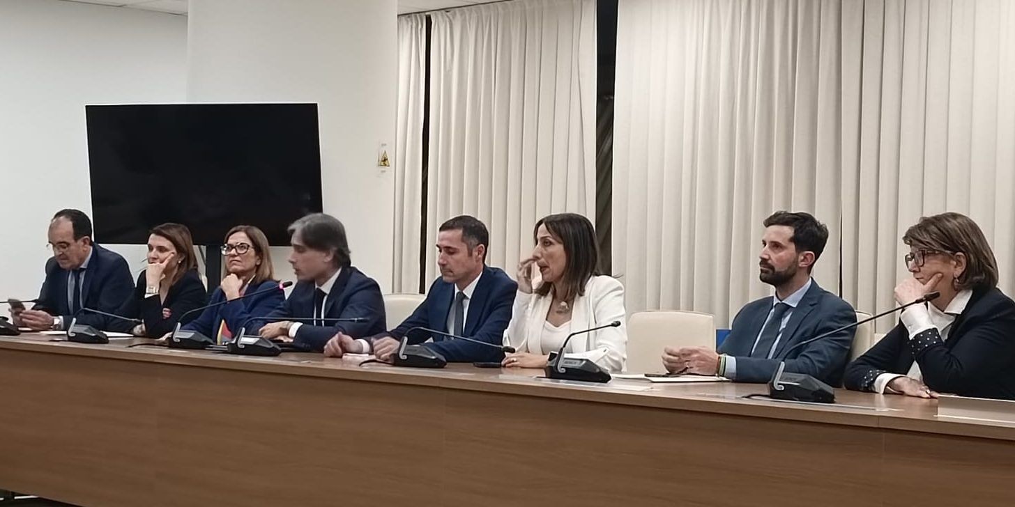 L’eterna contraddizione del campo largo. Unito da una parte, disunito da un’altra…