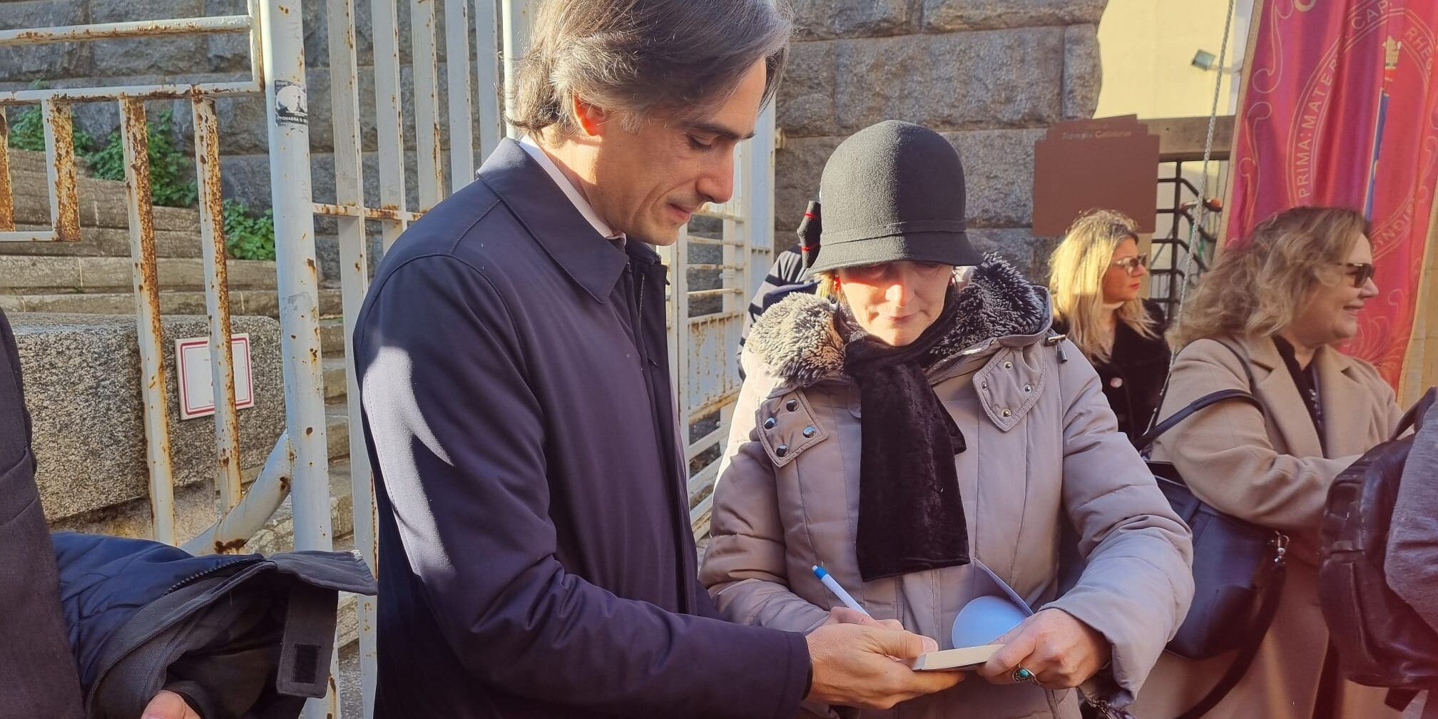 A Reggio Calabria la scopertura di una “pietra di inciampo” per le vittime della Shoah – FOTO