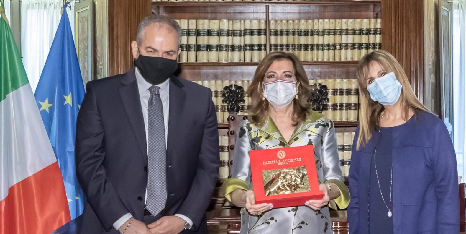 Camomilla Award, premiata la presidente del Senato Casellati