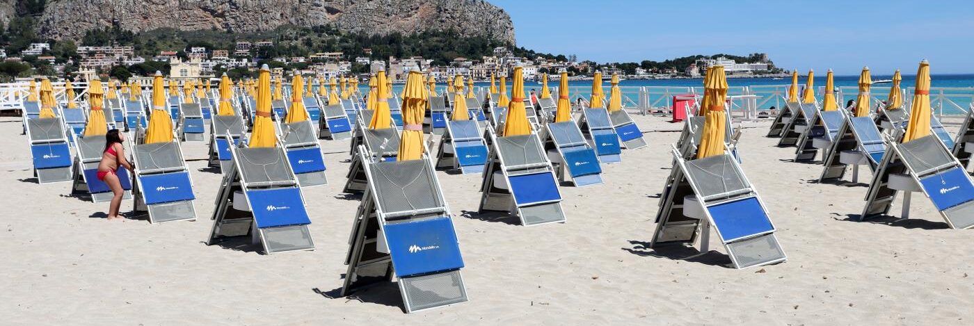 I balneari calabresi: «Ma quale caro ombrellone, la crisi incide sui consumi»